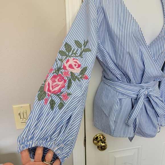 INC International Concepts Blue Striped Pink Floral Balloon Sleeve Blouse Medium - Picture 4 of 12